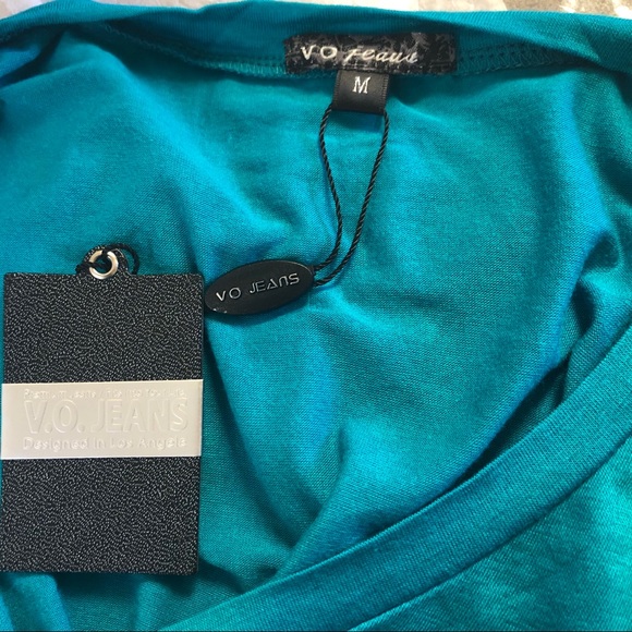 VO Jeans | V-Neck Super Soft Zebra Graphic Tee - Picture 4 of 5